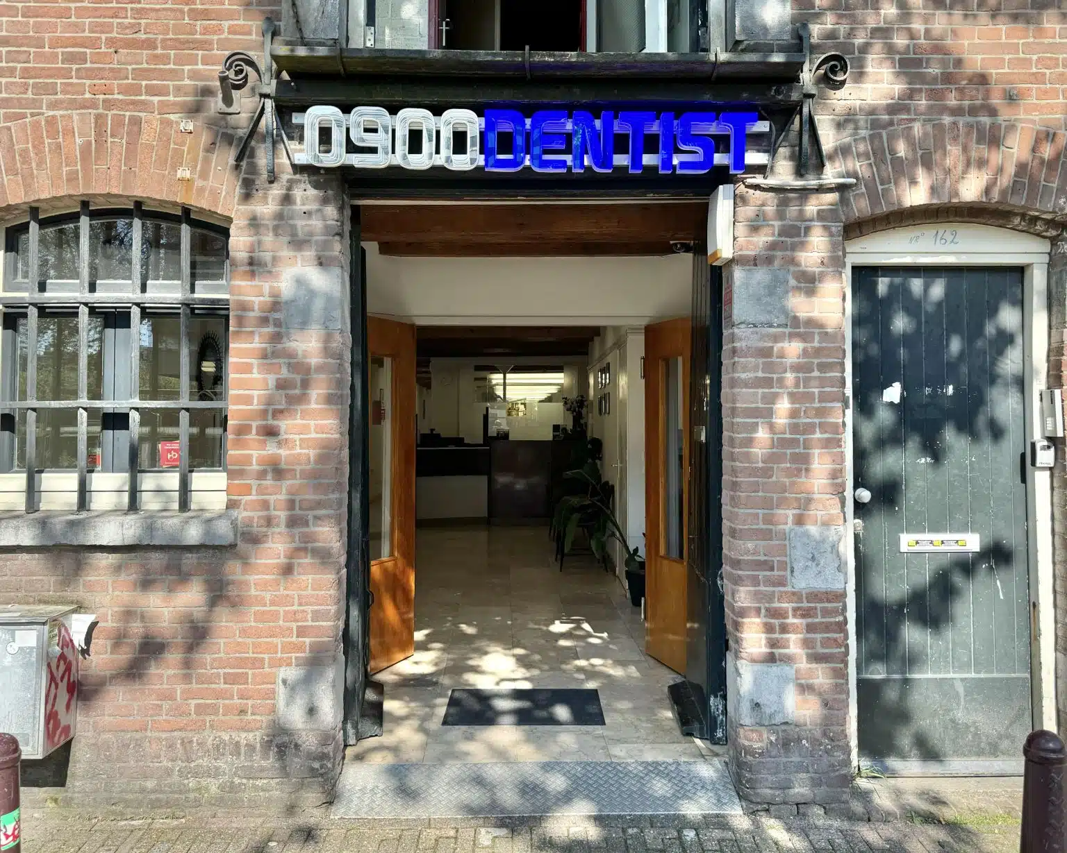 0900-Dentist clinic